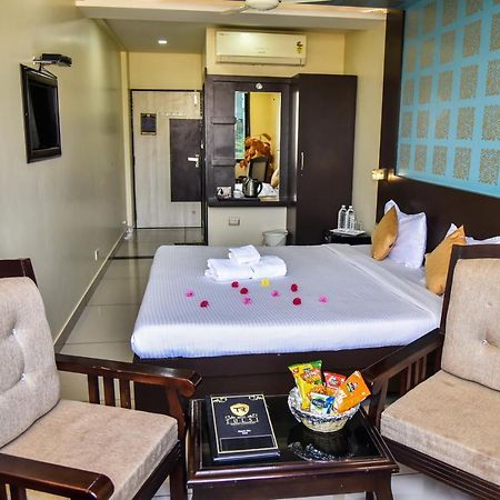 Hotel Tulsi Residency Бгудж Екстер'єр фото