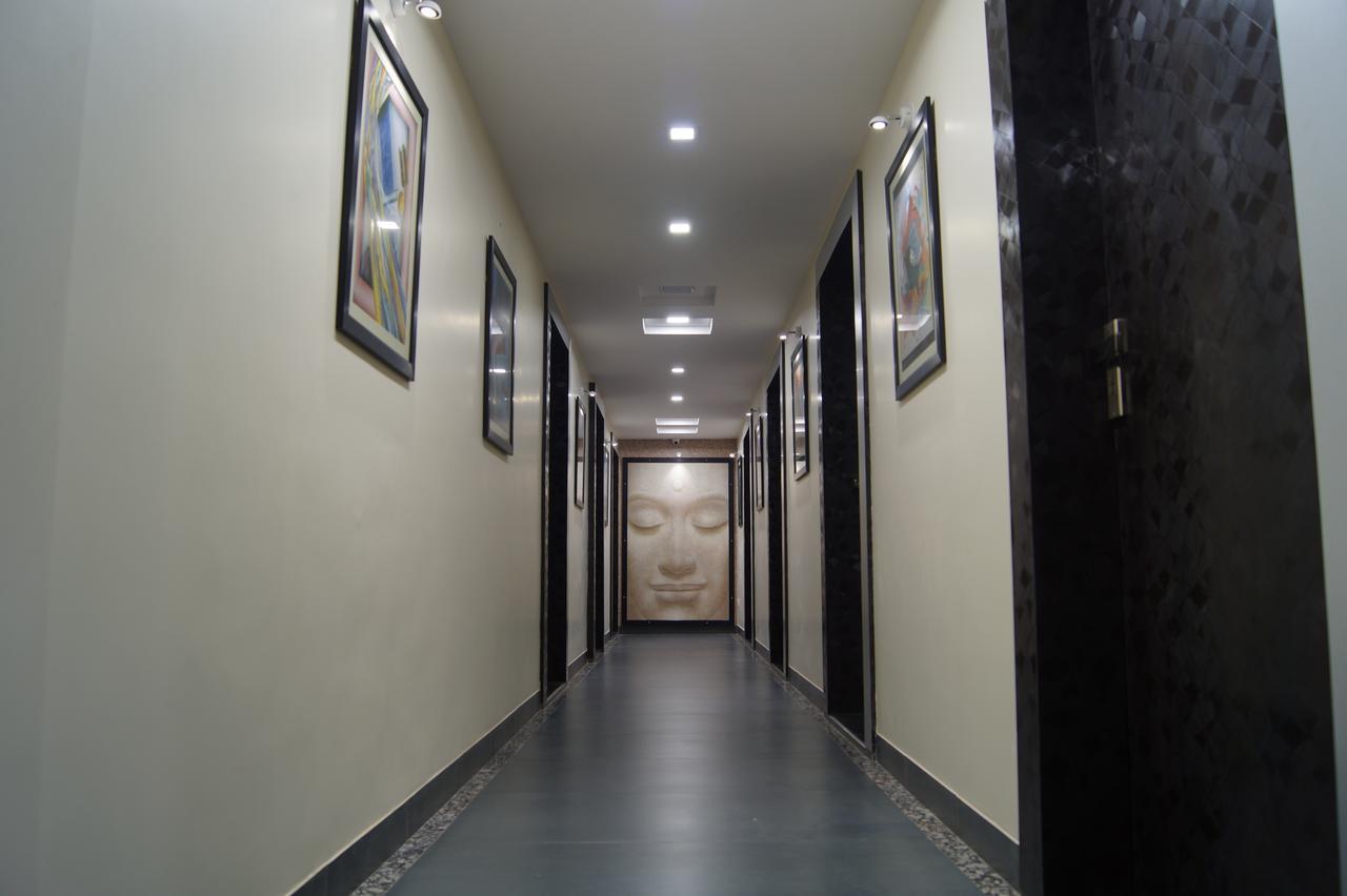 Hotel Tulsi Residency Бгудж Екстер'єр фото