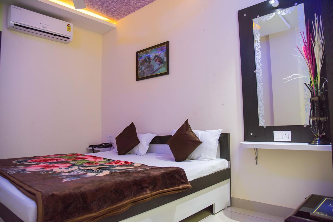 Hotel Tulsi Residency Бгудж Екстер'єр фото