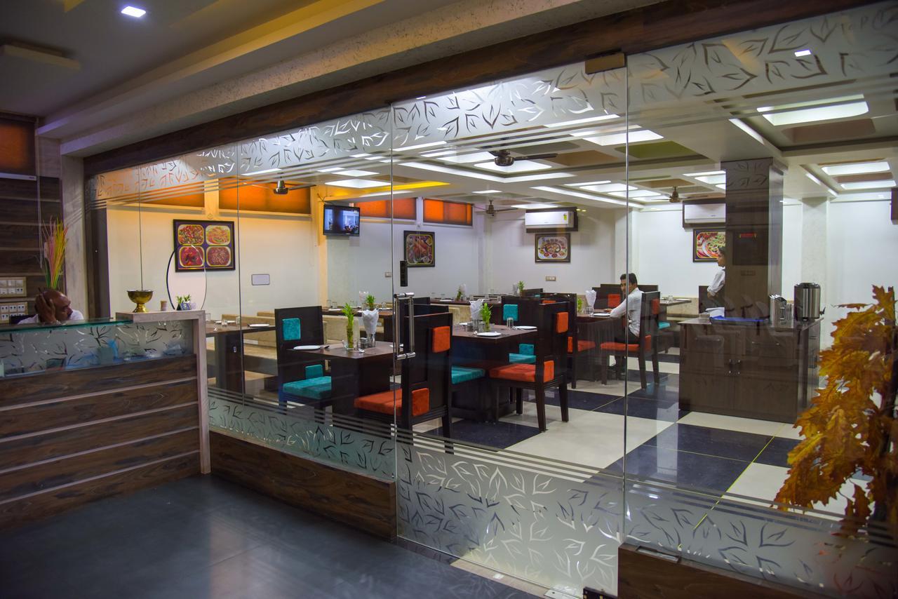 Hotel Tulsi Residency Бгудж Екстер'єр фото