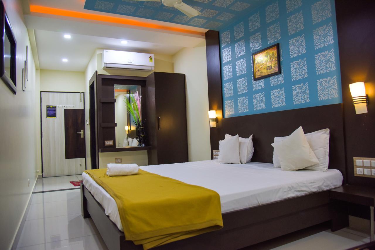 Hotel Tulsi Residency Бгудж Екстер'єр фото