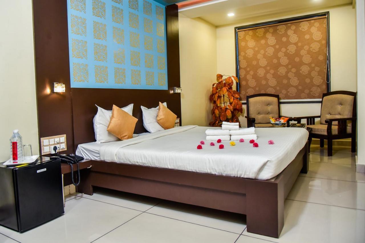 Hotel Tulsi Residency Бгудж Екстер'єр фото